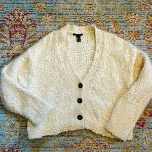 White cropped sweater. Large